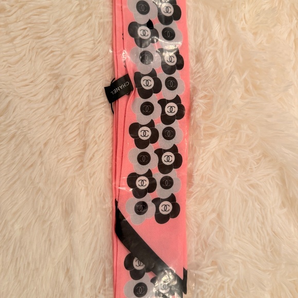 Silk Bandeau scarf - Picture 8 of 14